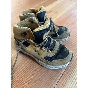 Merrell mustard yellow colored kids, boy and girl unisex hiking boots size 13